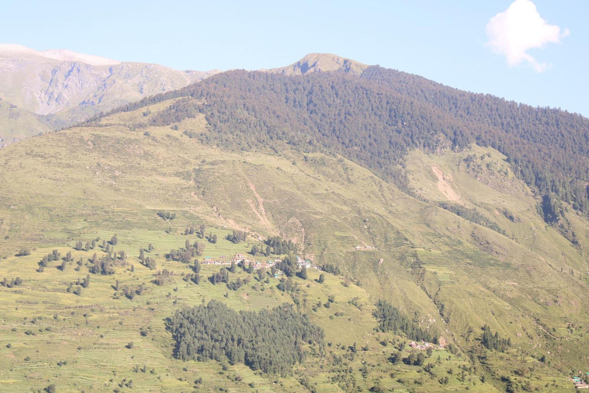 Hotel Mannat Sach Pass Tisa エクステリア 写真